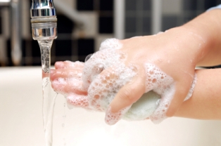 Study shows that parents actually worsen their child's obsessive hand washing. 